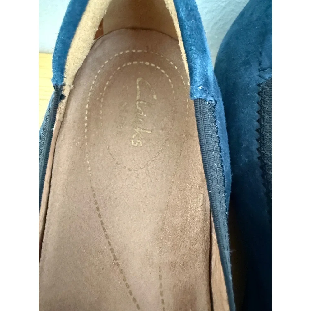 Clarks Artisan Daelyn Hill Navy Nubuck Suede Slip On Shoes Women's Size 9.5